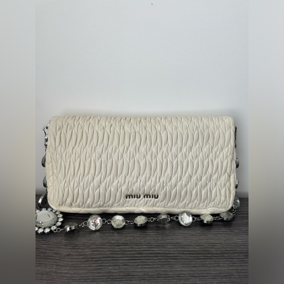 Miu Miu! Ruched leather crystal detail shoulder bag - Picture 3 of 6